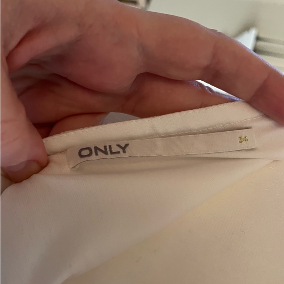 ONLY white sundress with floral details 34 - Picture 4 of 5